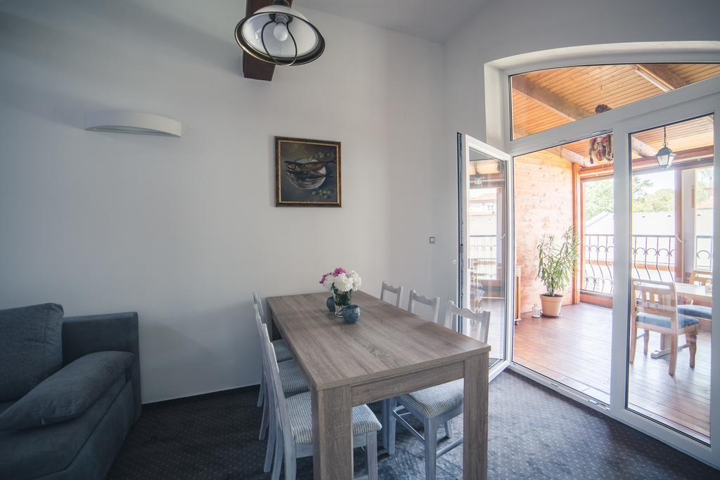 Apartmany U Papousku Jindřichŭv Hradec Ngoại thất bức ảnh